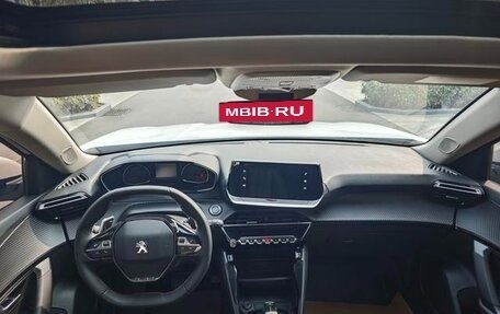 Peugeot 2008 II, 2022 год, 1 410 000 рублей, 9 фотография