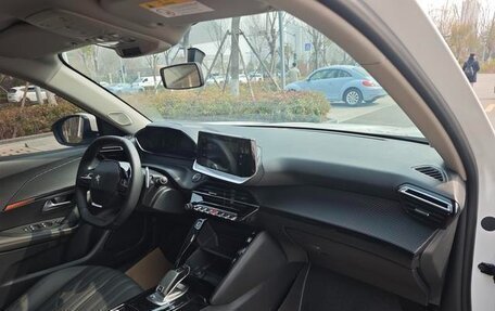 Peugeot 2008 II, 2022 год, 1 410 000 рублей, 24 фотография