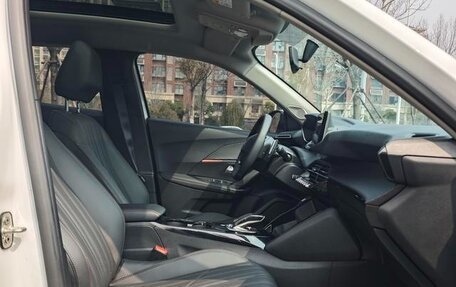 Peugeot 2008 II, 2022 год, 1 410 000 рублей, 23 фотография