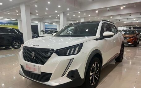 Peugeot 2008 II, 2022 год, 1 900 000 рублей, 1 фотография
