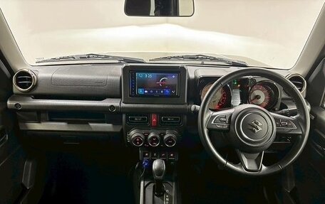 Suzuki Jimny, 2021 год, 1 220 000 рублей, 14 фотография