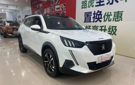 Peugeot 2008 II, 2022 год, 1 900 000 рублей, 3 фотография