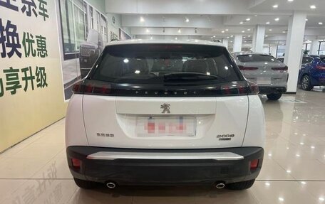 Peugeot 2008 II, 2022 год, 1 900 000 рублей, 5 фотография