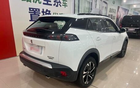 Peugeot 2008 II, 2022 год, 1 900 000 рублей, 4 фотография