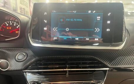 Peugeot 2008 II, 2022 год, 1 900 000 рублей, 22 фотография