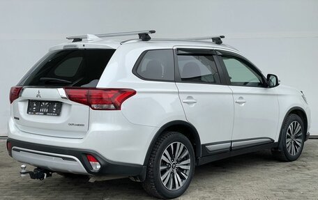 Mitsubishi Outlander III рестайлинг 3, 2019 год, 2 149 000 рублей, 6 фотография
