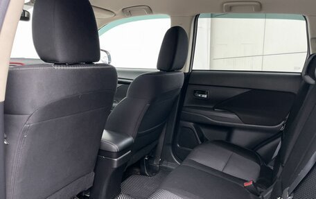 Mitsubishi Outlander III рестайлинг 3, 2019 год, 2 149 000 рублей, 13 фотография