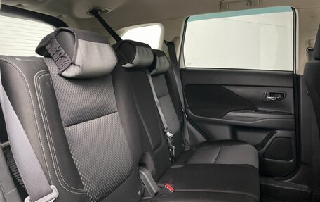 Mitsubishi Outlander III рестайлинг 3, 2019 год, 2 149 000 рублей, 30 фотография