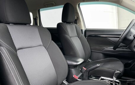 Mitsubishi Outlander III рестайлинг 3, 2019 год, 2 149 000 рублей, 29 фотография