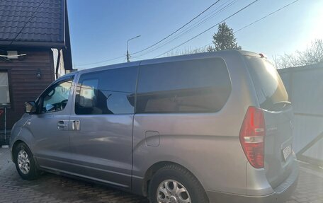 Hyundai H-1 II рестайлинг, 2013 год, 1 680 000 рублей, 3 фотография