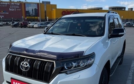 Toyota Land Cruiser Prado 150 рестайлинг 2, 2020 год, 7 500 000 рублей, 5 фотография