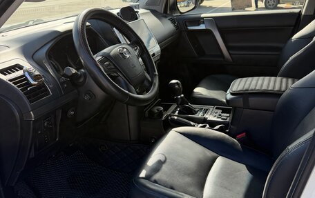 Toyota Land Cruiser Prado 150 рестайлинг 2, 2020 год, 7 500 000 рублей, 16 фотография