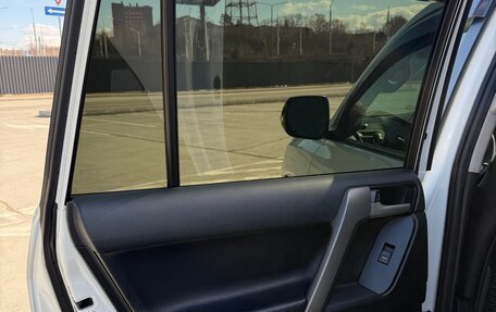 Toyota Land Cruiser Prado 150 рестайлинг 2, 2020 год, 7 500 000 рублей, 13 фотография