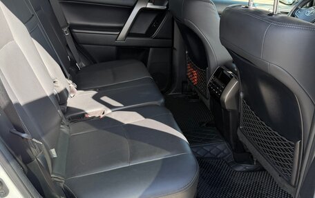 Toyota Land Cruiser Prado 150 рестайлинг 2, 2020 год, 7 500 000 рублей, 11 фотография