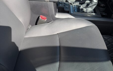 Toyota Land Cruiser Prado 150 рестайлинг 2, 2020 год, 7 500 000 рублей, 20 фотография