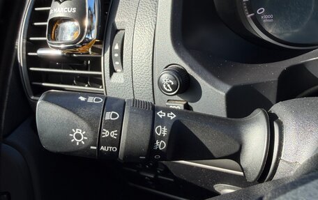 Toyota Land Cruiser Prado 150 рестайлинг 2, 2020 год, 7 500 000 рублей, 27 фотография