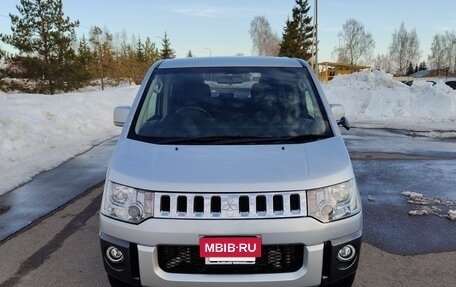 Mitsubishi Delica D:5 I, 2013 год, 2 100 000 рублей, 2 фотография