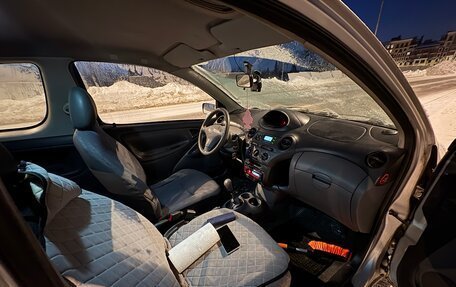 Toyota Yaris I рестайлинг, 2002 год, 160 000 рублей, 6 фотография