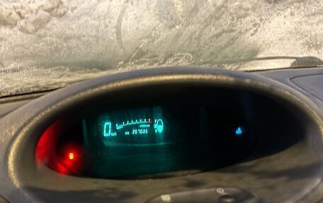 Toyota Yaris I рестайлинг, 2002 год, 160 000 рублей, 10 фотография