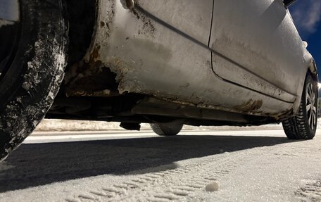 Toyota Yaris I рестайлинг, 2002 год, 160 000 рублей, 27 фотография