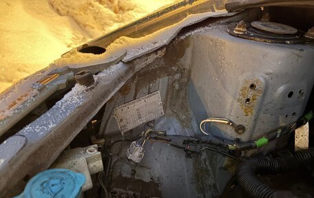 Toyota Yaris I рестайлинг, 2002 год, 160 000 рублей, 21 фотография