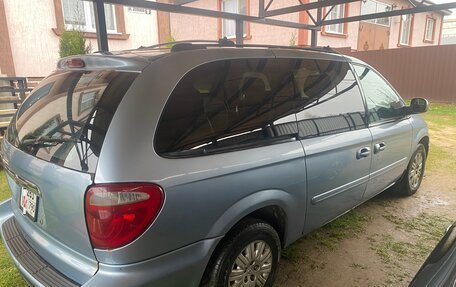 Chrysler Town & Country IV, 2005 год, 550 000 рублей, 12 фотография