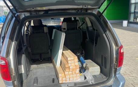 Chrysler Town & Country IV, 2005 год, 550 000 рублей, 20 фотография