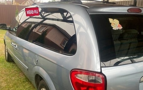 Chrysler Town & Country IV, 2005 год, 550 000 рублей, 15 фотография