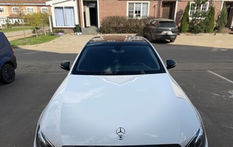 Mercedes-Benz E-Класс, 2018 год, 2 500 000 рублей, 4 фотография