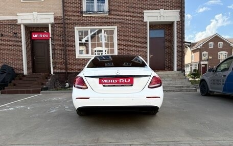 Mercedes-Benz E-Класс, 2018 год, 2 500 000 рублей, 9 фотография