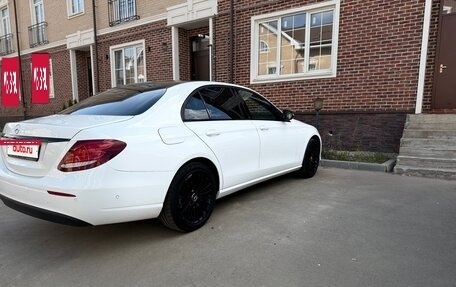 Mercedes-Benz E-Класс, 2018 год, 2 500 000 рублей, 11 фотография