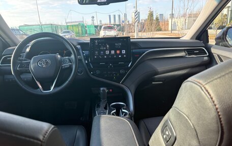 Toyota Camry, 2023 год, 3 870 000 рублей, 13 фотография