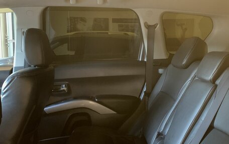 Mitsubishi Outlander III рестайлинг 3, 2008 год, 1 200 000 рублей, 12 фотография