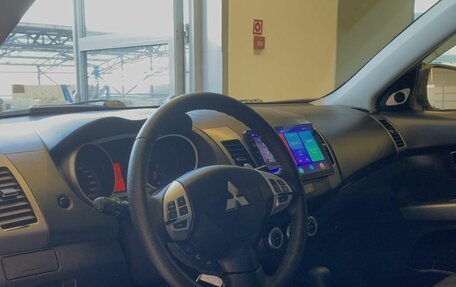 Mitsubishi Outlander III рестайлинг 3, 2008 год, 1 200 000 рублей, 11 фотография