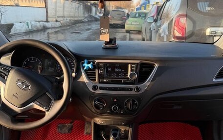 Hyundai Solaris II рестайлинг, 2018 год, 740 000 рублей, 7 фотография