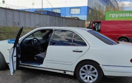 Mercedes-Benz E-Класс, 1996 год, 230 000 рублей, 2 фотография