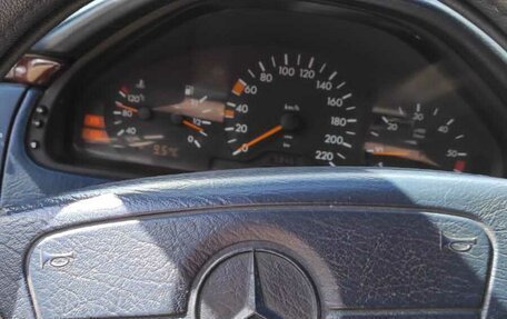 Mercedes-Benz E-Класс, 1996 год, 230 000 рублей, 4 фотография