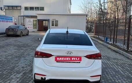 Hyundai Solaris II рестайлинг, 2018 год, 740 000 рублей, 3 фотография