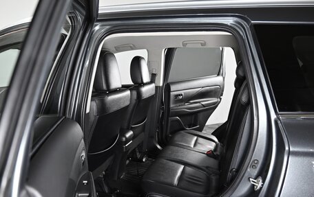 Mitsubishi Outlander III рестайлинг 3, 2016 год, 1 749 000 рублей, 6 фотография