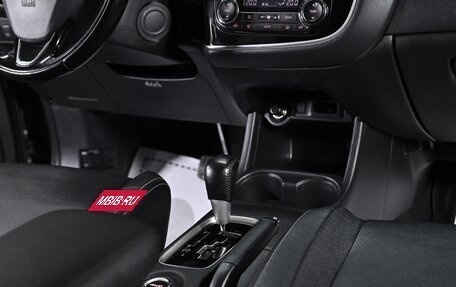 Mitsubishi Outlander III рестайлинг 3, 2016 год, 1 749 000 рублей, 14 фотография