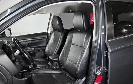 Mitsubishi Outlander III рестайлинг 3, 2016 год, 1 749 000 рублей, 9 фотография