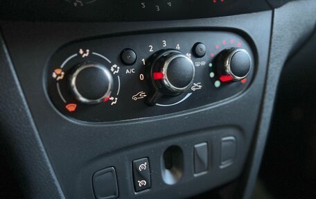 Renault Sandero II рестайлинг, 2019 год, 1 199 900 рублей, 6 фотография