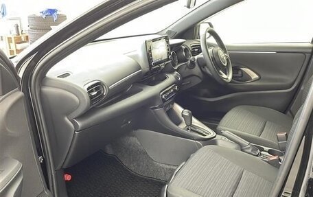 Toyota Yaris, 2021 год, 760 000 рублей, 10 фотография