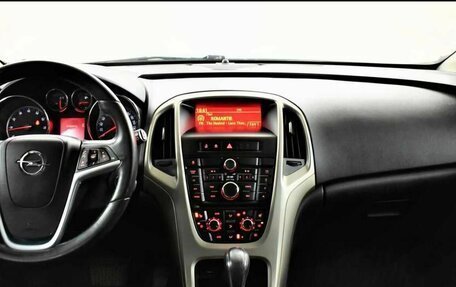 Opel Astra J, 2011 год, 600 000 рублей, 2 фотография