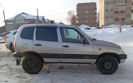 Chevrolet Niva I рестайлинг, 2003 год, 160 000 рублей, 2 фотография