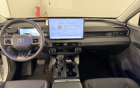 Toyota RAV4, 2026 год, 4 750 000 рублей, 26 фотография