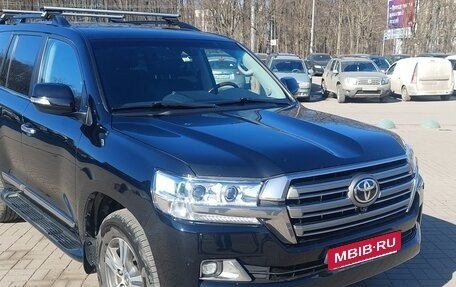 Toyota Land Cruiser 200, 2018 год, 6 900 000 рублей, 4 фотография