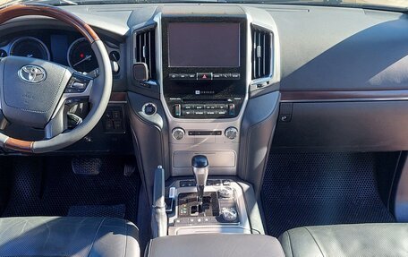 Toyota Land Cruiser 200, 2018 год, 6 900 000 рублей, 10 фотография