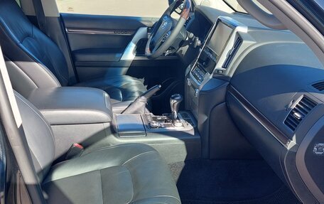Toyota Land Cruiser 200, 2018 год, 6 900 000 рублей, 7 фотография
