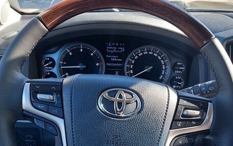 Toyota Land Cruiser 200, 2018 год, 6 900 000 рублей, 13 фотография